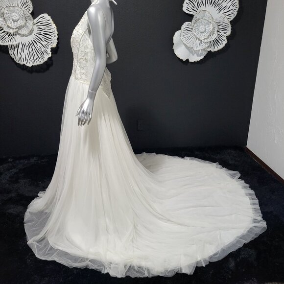 NWT~$1750~SOPHIA TOLLI~12~IVORY BEADED LACE FIT & FLARE HALTER WEDDING DRESS - Picture 7 of 16